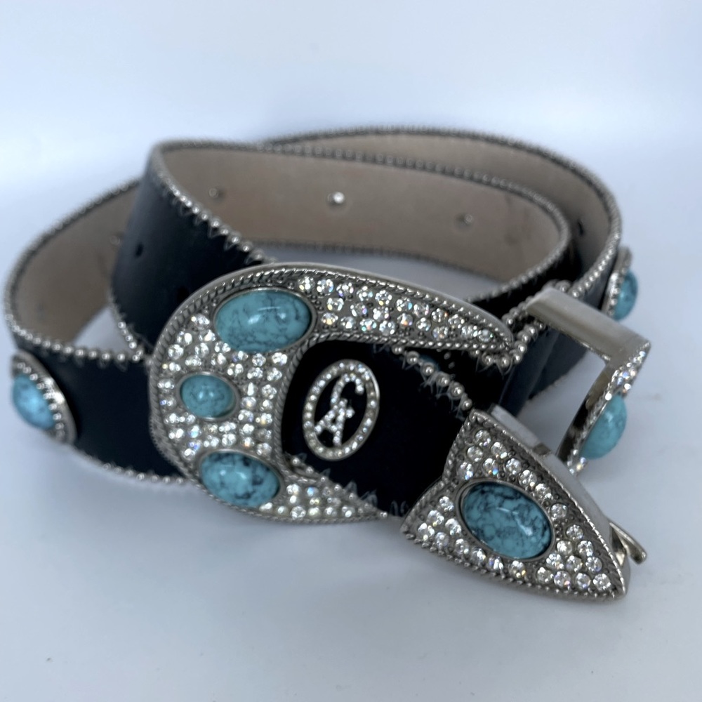 Sleek Black Belt with Elegant Design